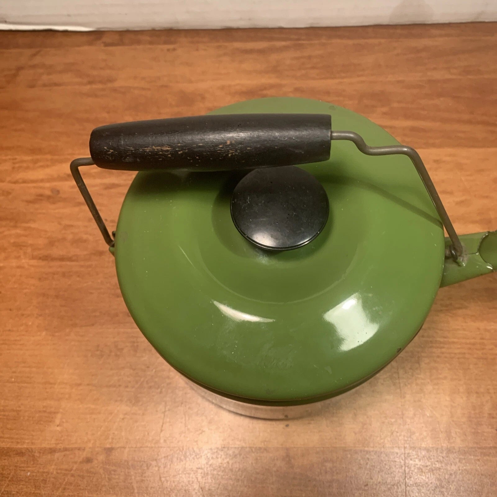 Vintage Farmhouse Enamelware Lidded TeaPot Olive w/ Black Trim, Wood Handle | eBay