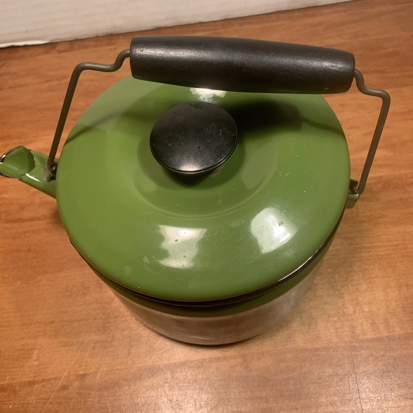 Vintage Farmhouse Enamelware Lidded TeaPot Olive w/ Black Trim, Wood Handle | eBay