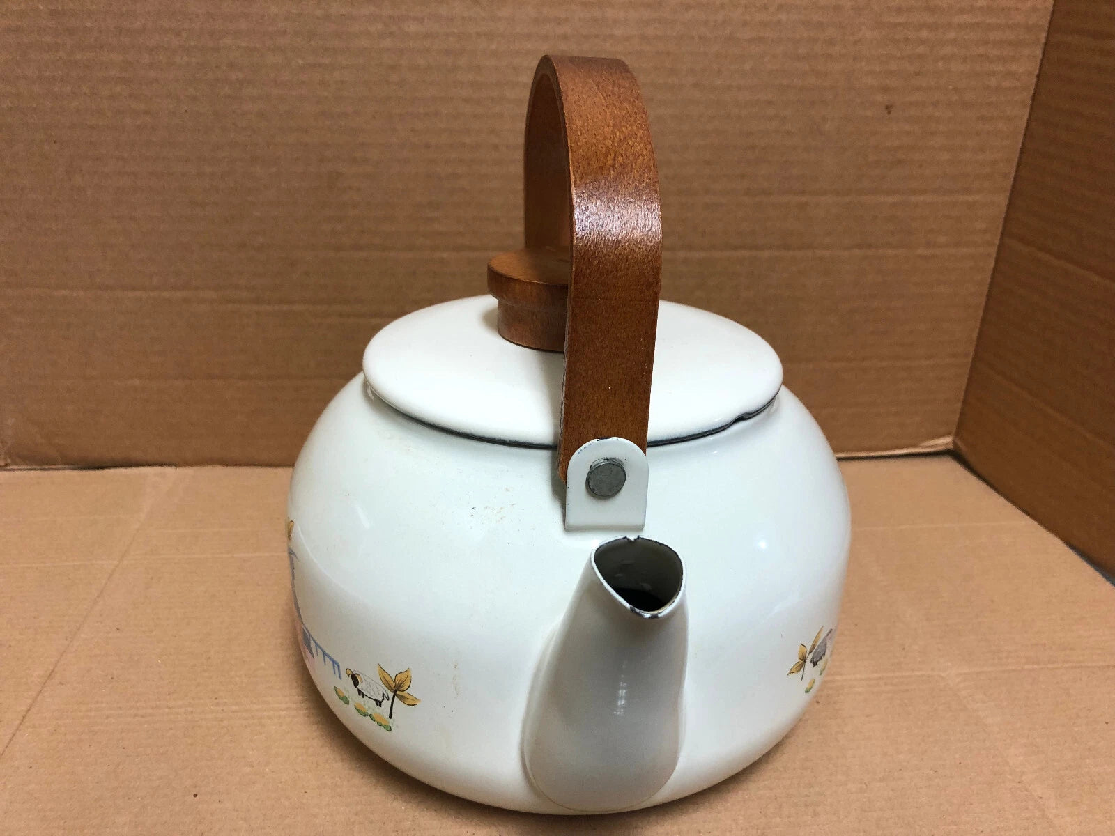 ENAMEL DECORATIVE TEAPOT WITH WOODEN HANDLE & KNOB | eBay