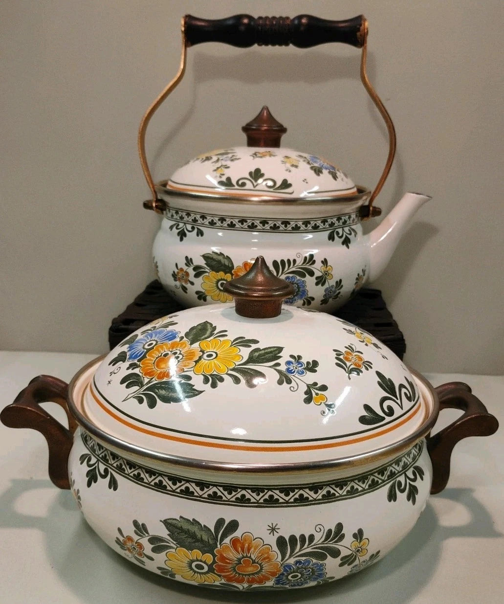 ASTA White Floral Enamelware Old Amsterdam 8.5” Dutch Oven & Teapot PRISTINE!!! | eBay