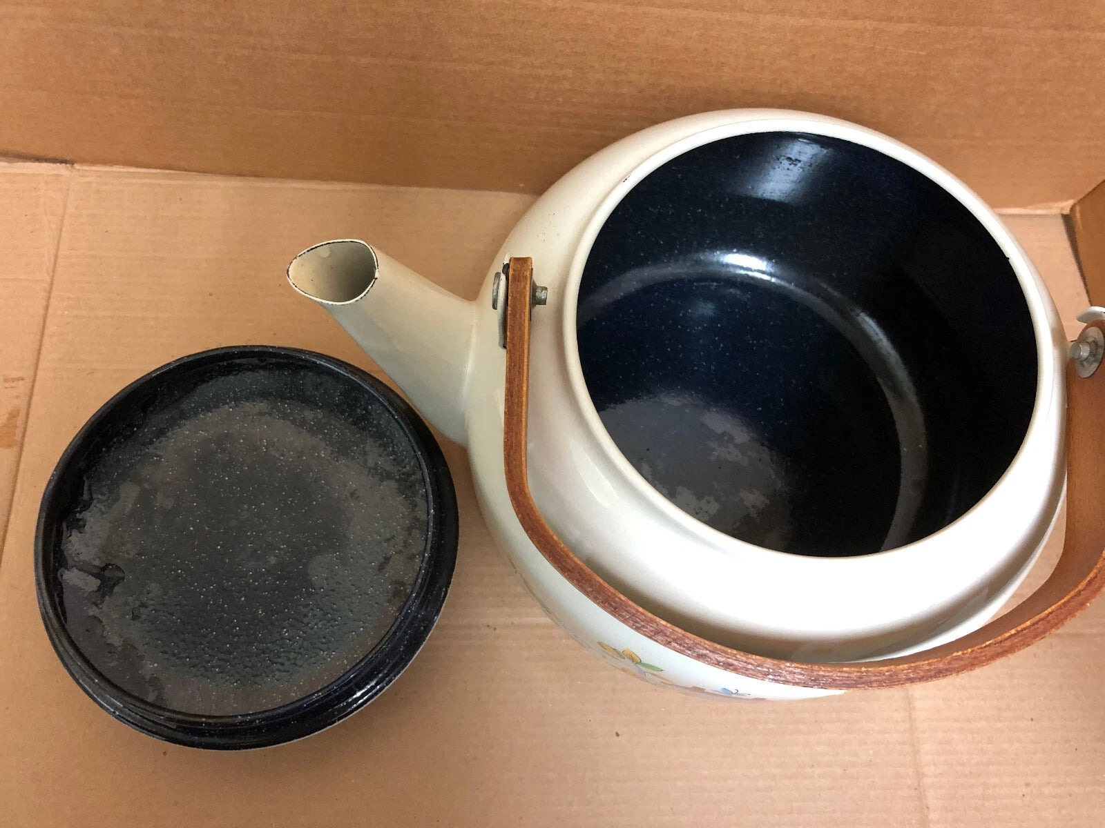 ENAMEL DECORATIVE TEAPOT WITH WOODEN HANDLE & KNOB | eBay