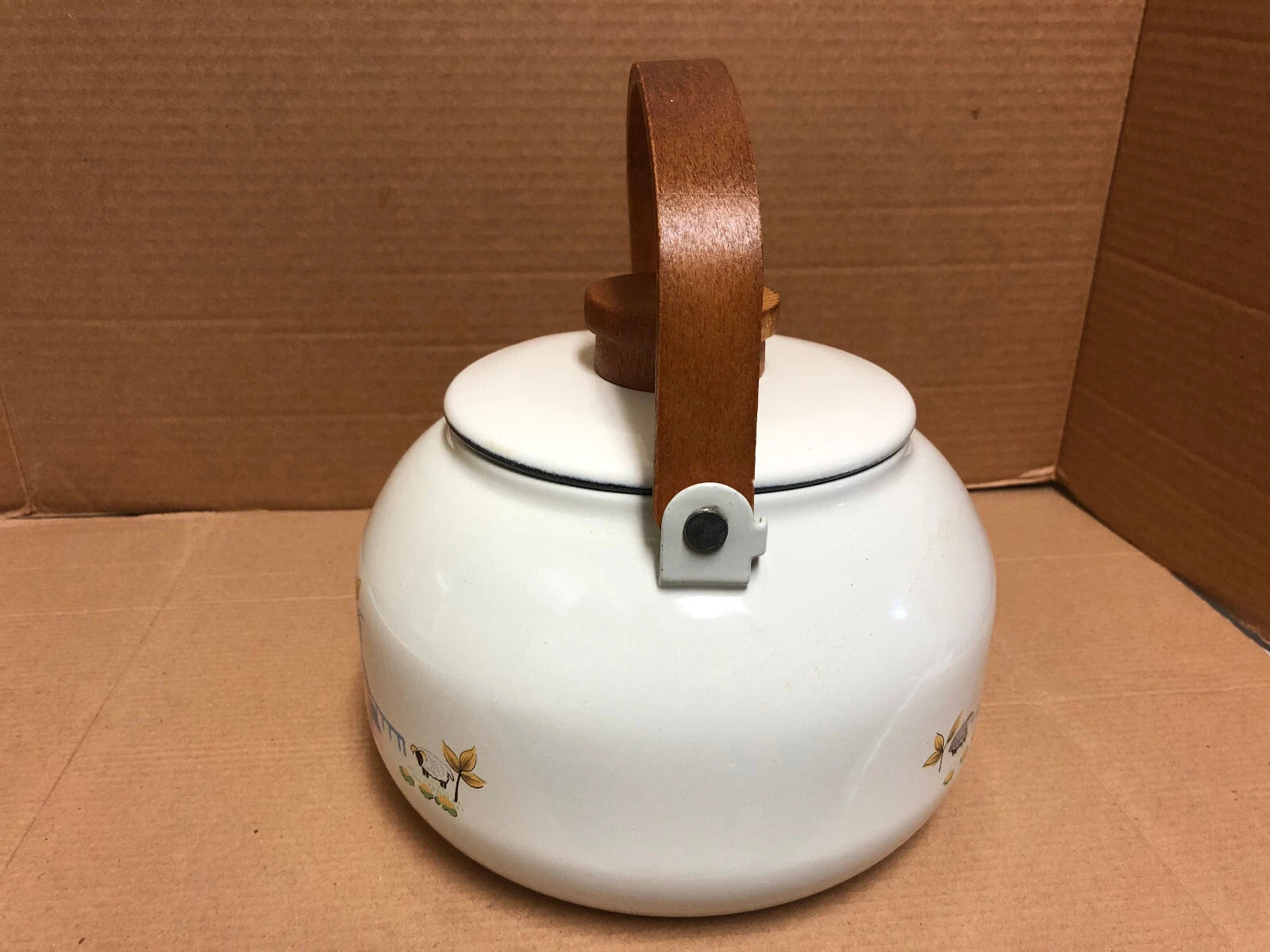ENAMEL DECORATIVE TEAPOT WITH WOODEN HANDLE & KNOB | eBay